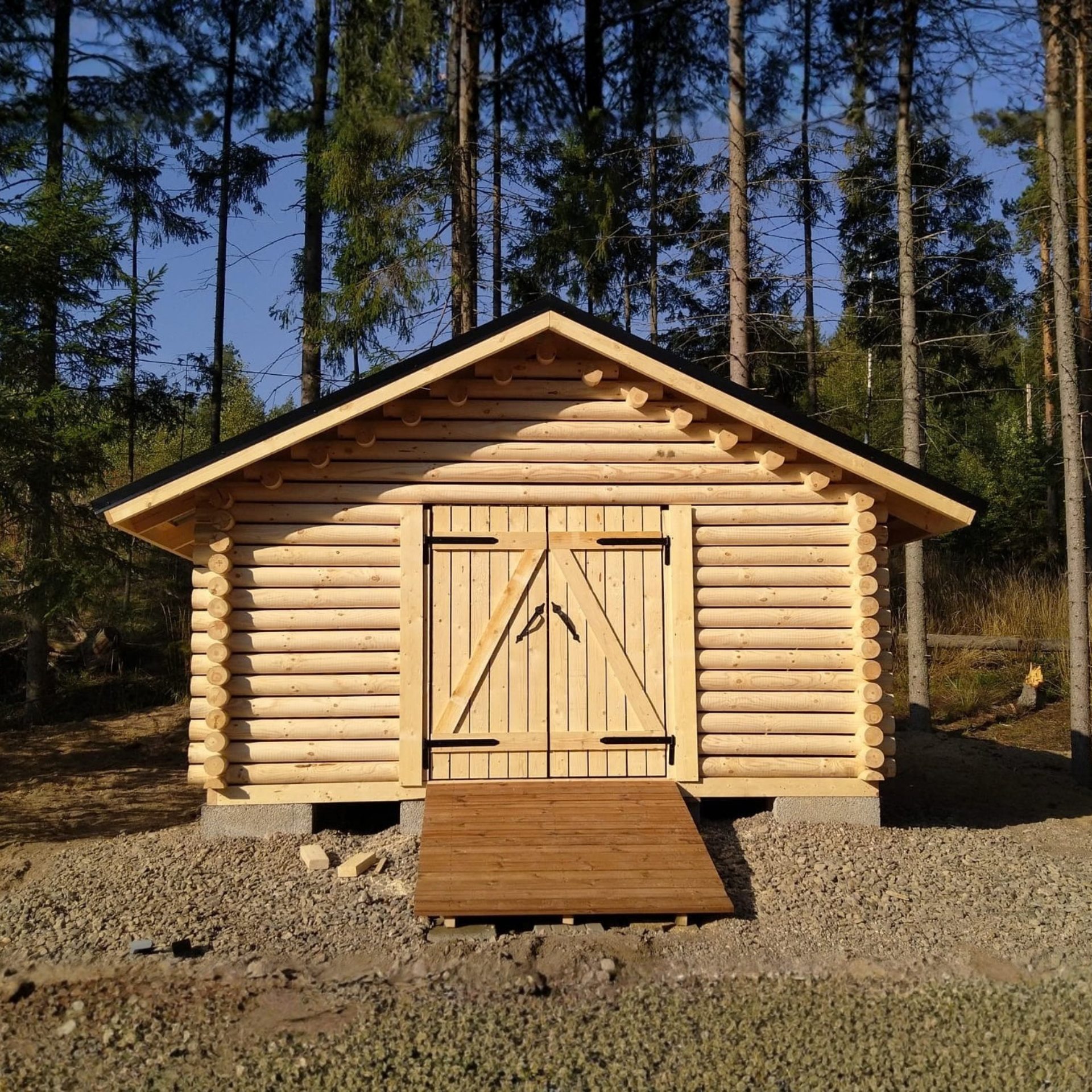 PYÖRÖHIRSILIITERI 4x4m