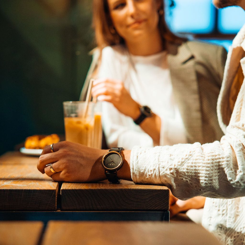 Aura (42mm) ENNAKKOMYYNTI