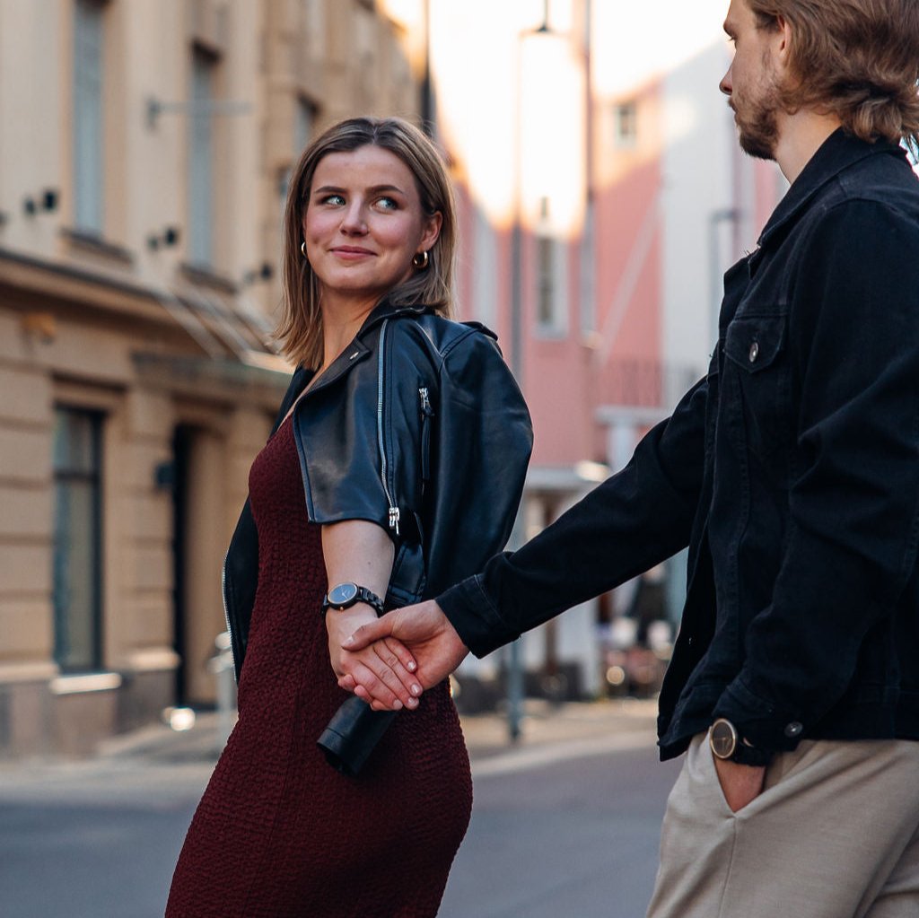 Aura (42mm) ENNAKKOMYYNTI